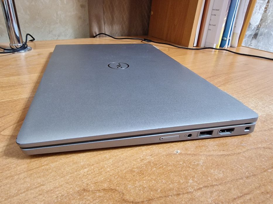 Ультрабук Dell 5320, I7 1185 G7, IRIS XE, 16GB DDR4, NVME 512GB, Touch