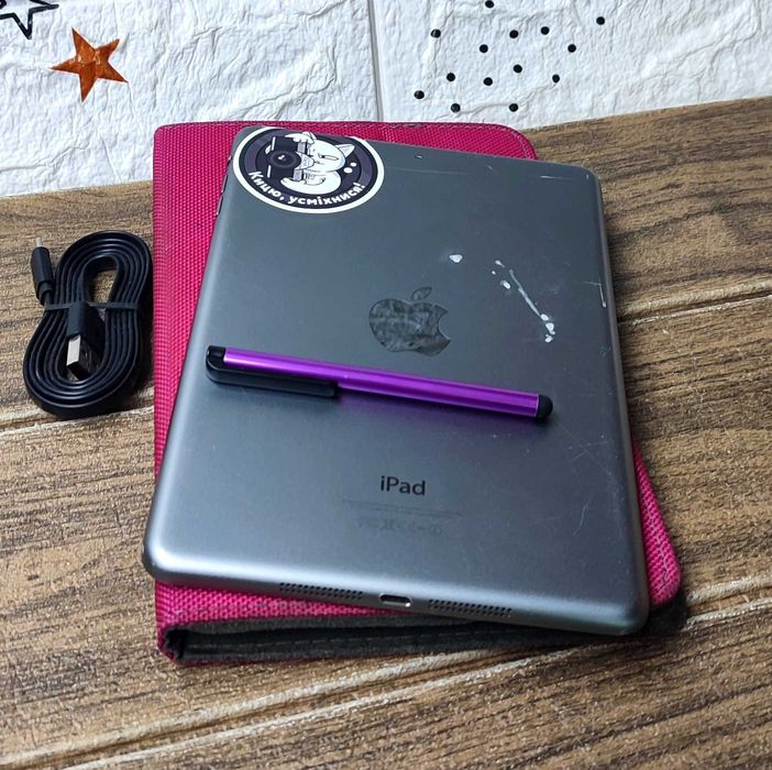 Планшет Apple iPad Mini