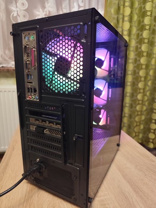 Komputer do gier i5/RX570 8GB/12GB RAM/SSD256GB