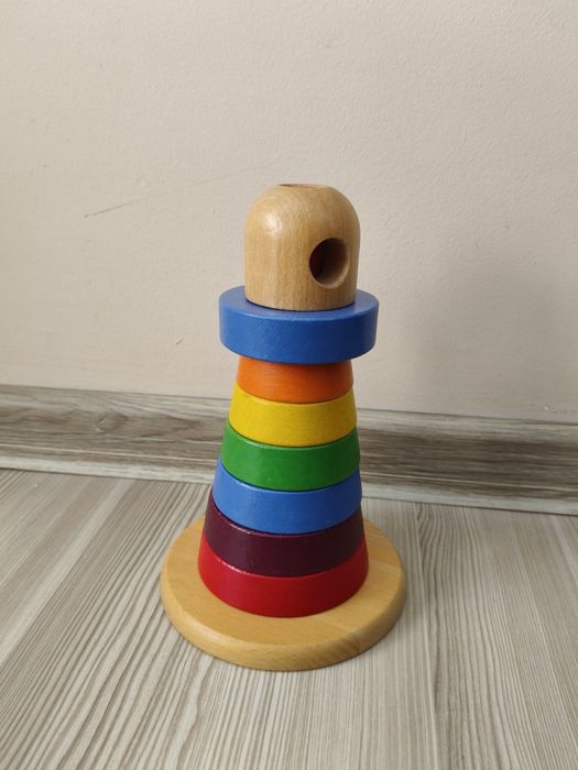 Kolorowa drewniana latarnia