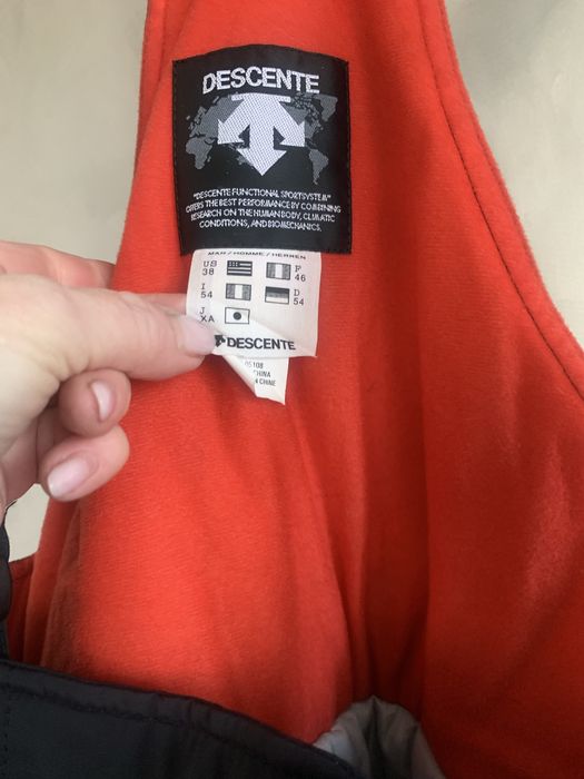 Продам мужской горнолыжный комбинезон Descente