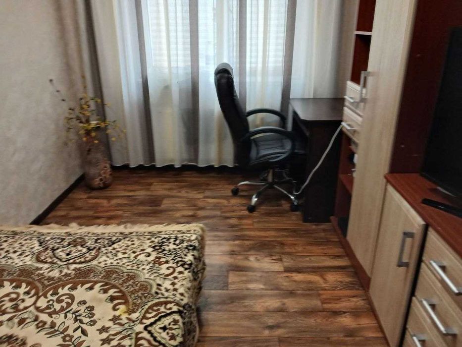 В центре Чугуева продам квартиру
