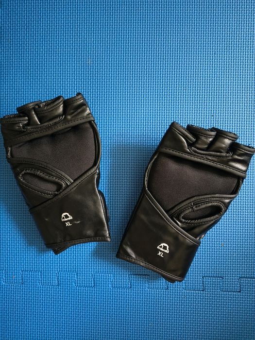 NIEUŻYWANE rękawice MANTO Impact do MMA