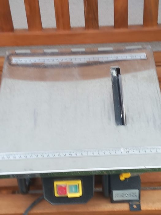 Przecinarka do glazury