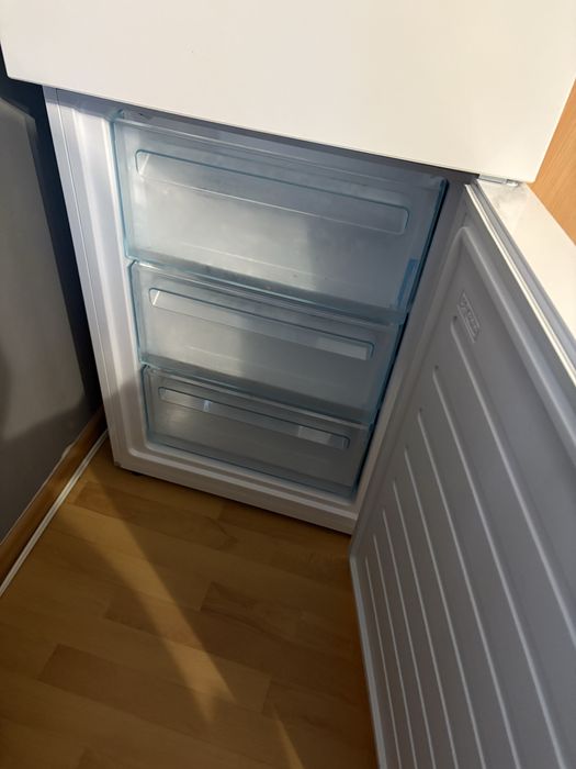 Lodówka Candy CCE4T618EW