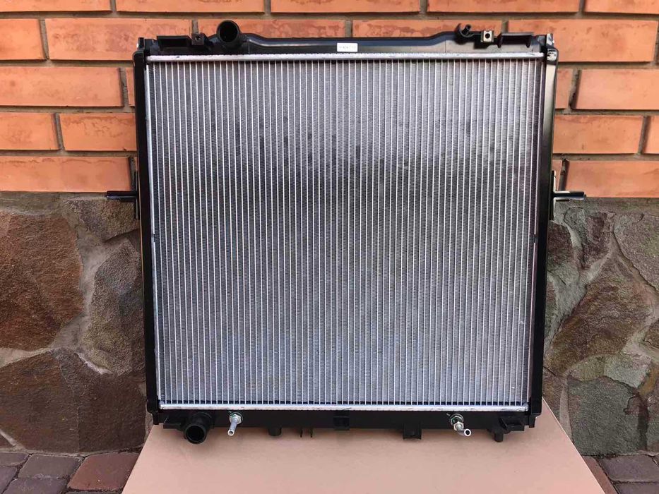 Радиатор Kia Sorento 2.4 3.5 бензин (02-09)