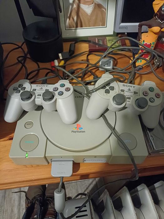 PLAYSTATION 1 Em perfeito estado de funcionamento