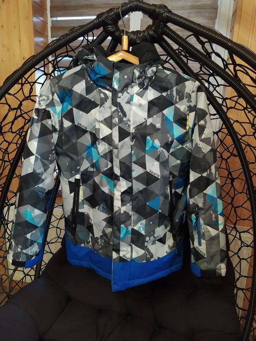 Куртки осіння і зимна