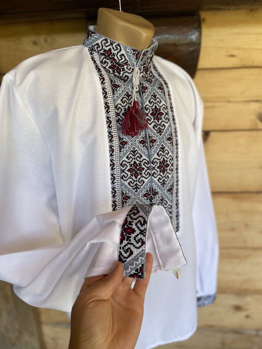 Вишиванка ручної роботи