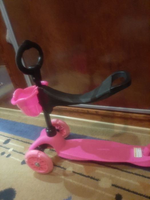 Детский  новый самокат.