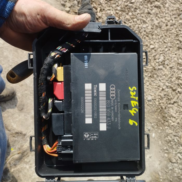 Audi a4 b6 moduł komfortu 433j z wtyczkami