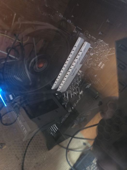 Sprzedam PC Rtx 3060 i5 12k 2tb ssd 32gb ram