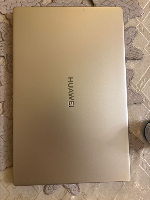 Huawei MateBook D 15 i5-1135G7 16GB RAM – uszkodzony, bez SSD
