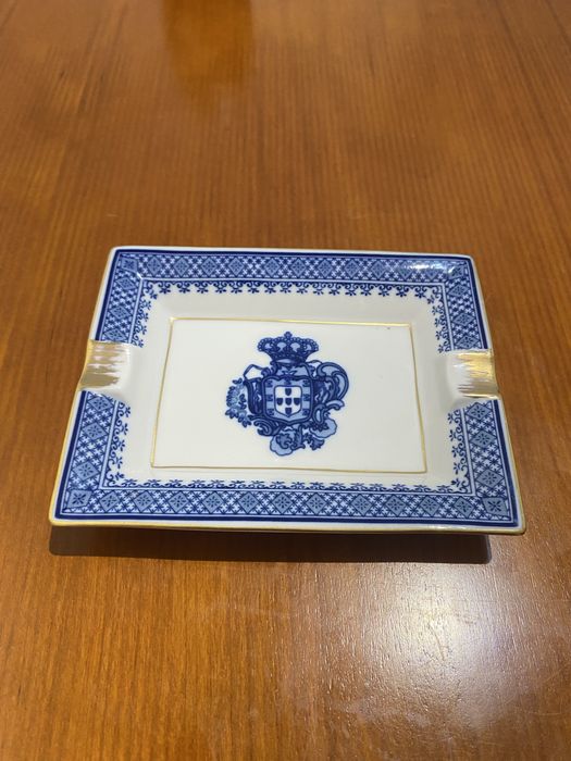 12 Peças de Porcelana