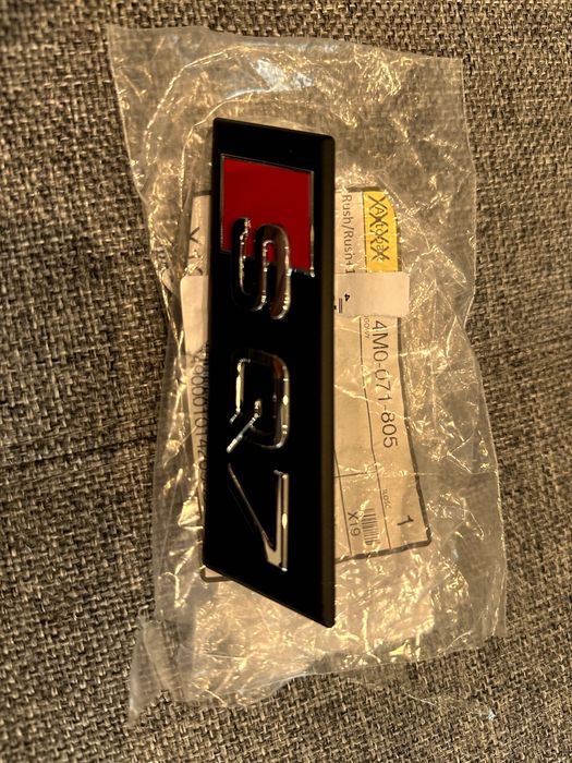 AUDI SQ7 emblemat znaczek grill oryginalny nowy