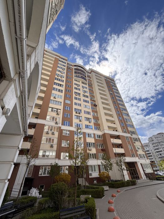 Продам велику 3хкімнатну квартиру 104метра в ЖК Паладіум!