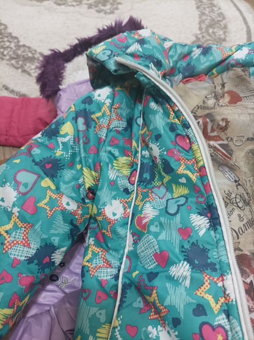 Курточки, верхній одяг на дівчинку