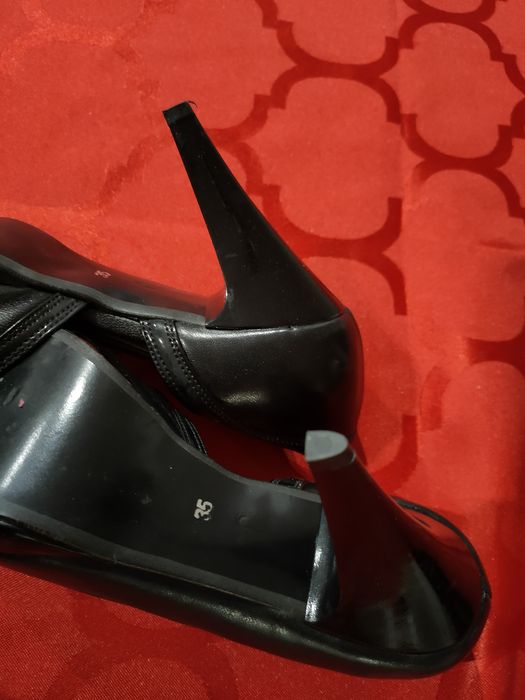 Buty/szpilki na wysokim obcasie rozmiar 35 Lewski