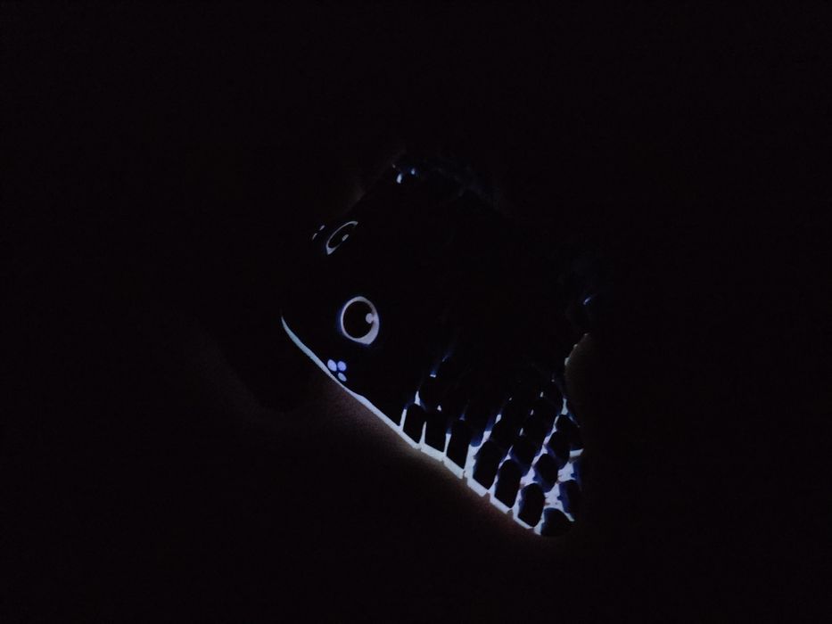 Raia Azul Articulada (Brilha no Escuro)