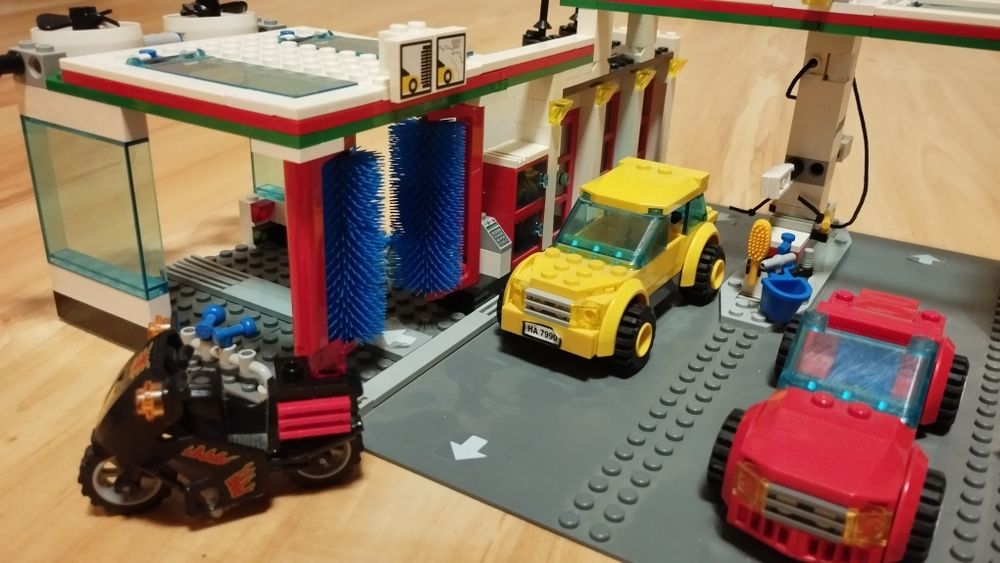 LEGO 7993 oraz 8402 stacja benzynowa octan