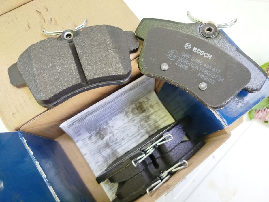Тормозні колодки Bosch