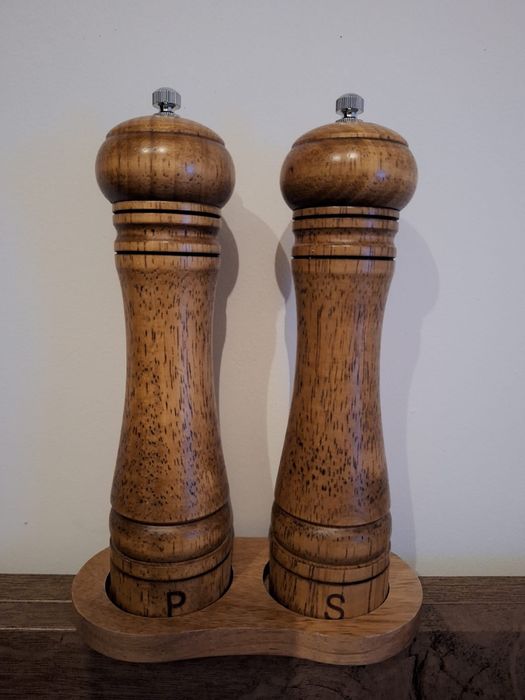 Drewniane młynki do soli i pieprzu