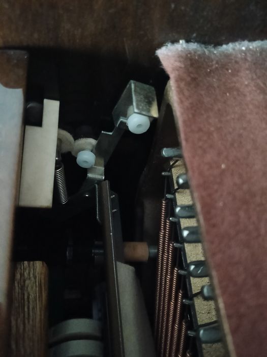 Pianino firmy samick