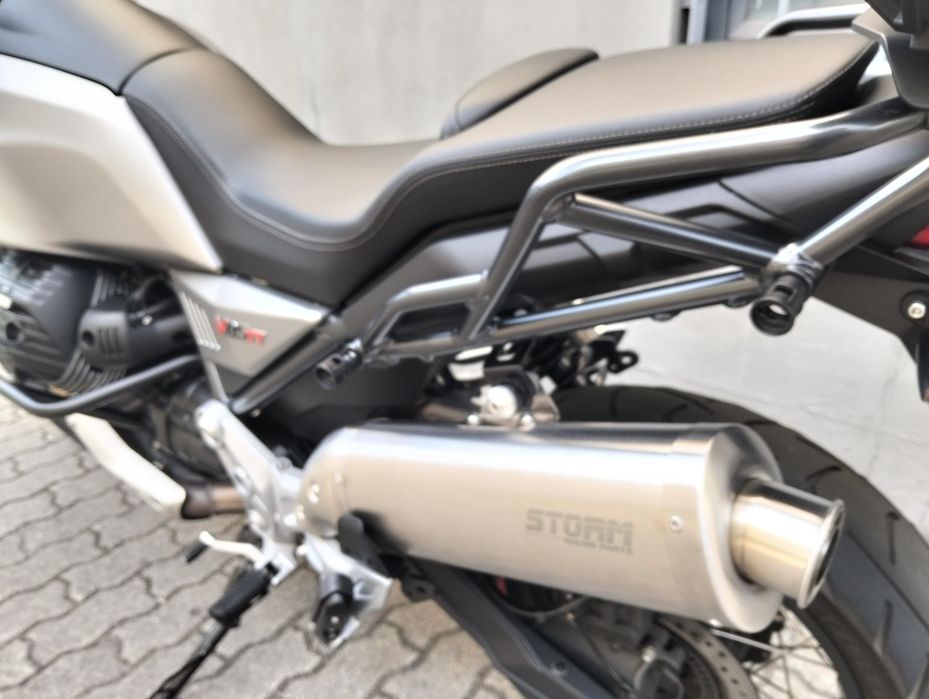 Moto Guzzi V85TT 2021