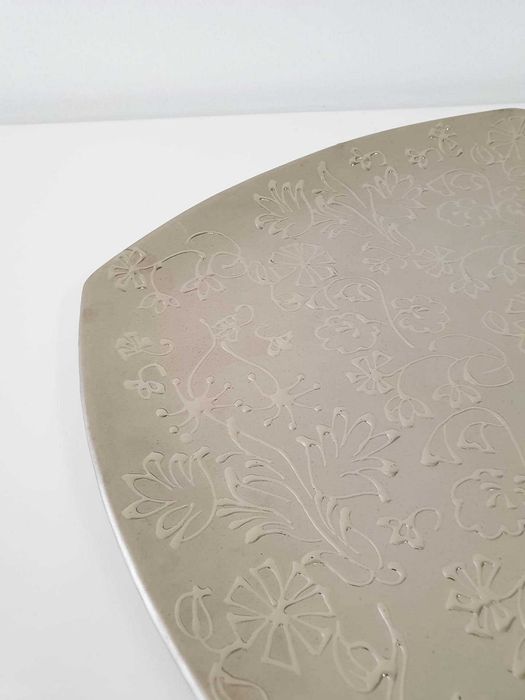 Prato decorativo com relevo - NOVO