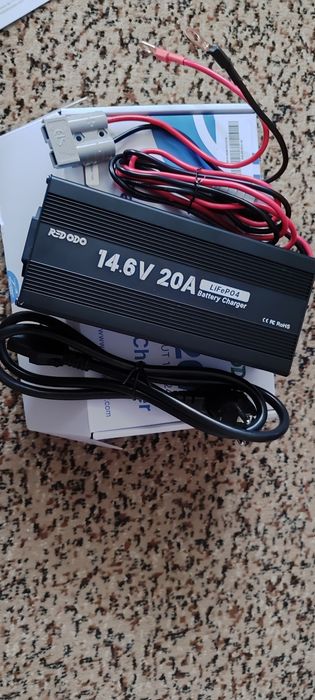 Зарядное устройство Redodo 14,6В 20А LiFePO4