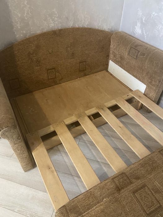 Продам якістний диванчик