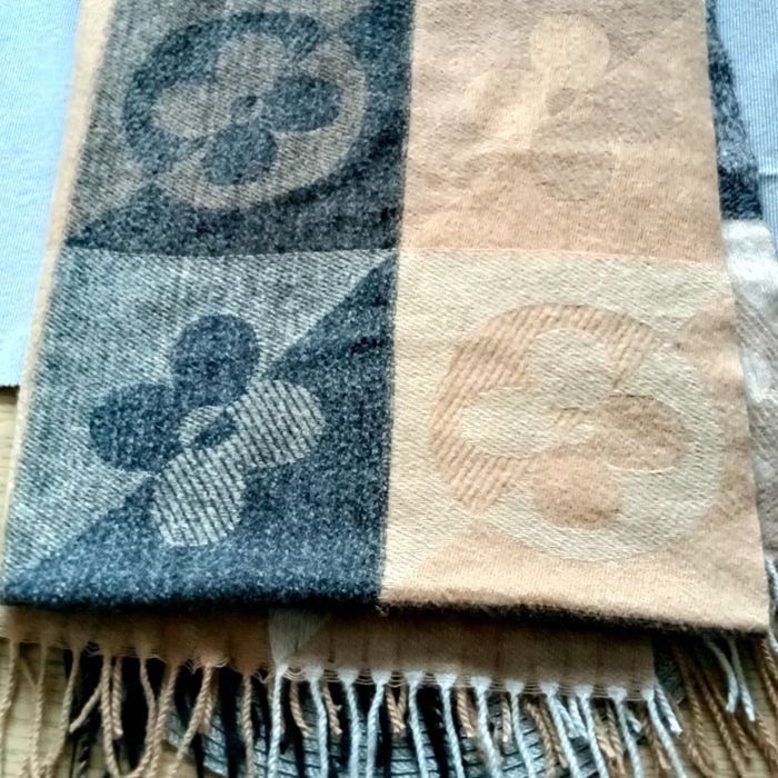 Duży szal z frędzlami Cashmere 187x72