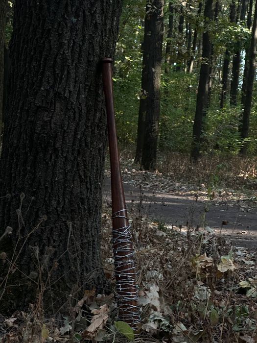 Люсиль Бита Нигана Ходячие мертвецы. Подарок