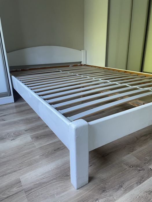 Łóżko drewniane na materac 140cm