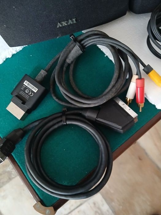 Colunas da Akai 30W