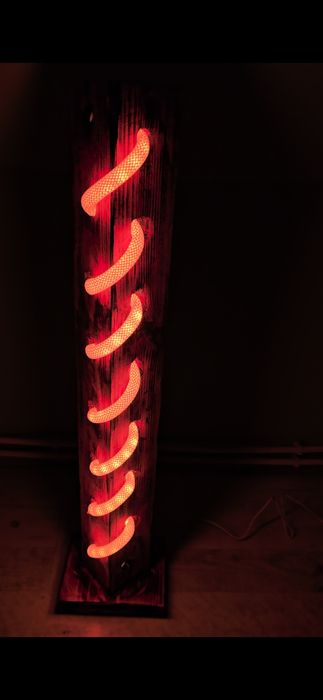 Lampa stojaca z belki