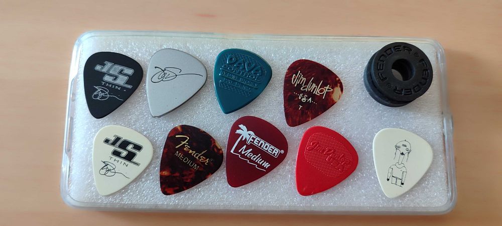 Acessórios para guitarra ou baixo - straps palhetas correias