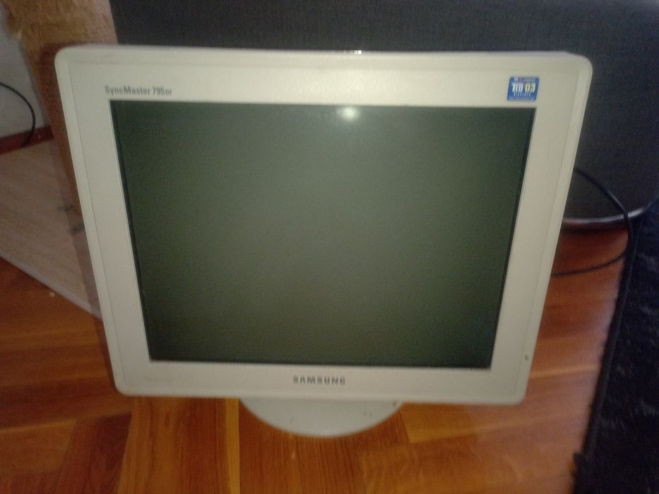 Монитр Samsung SyncMaster 795DF