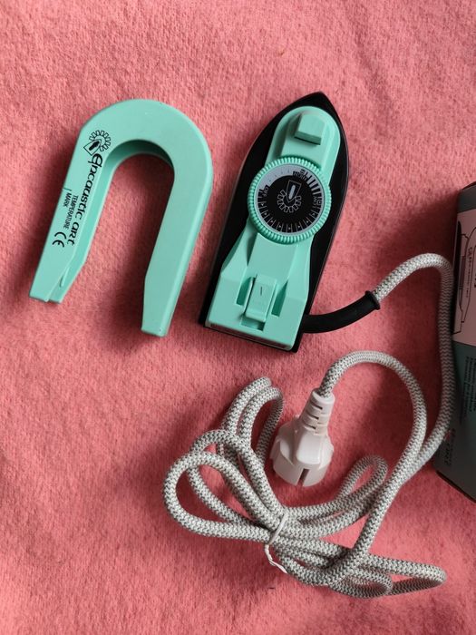 Ferro e tintas para trabalhos em encáustica