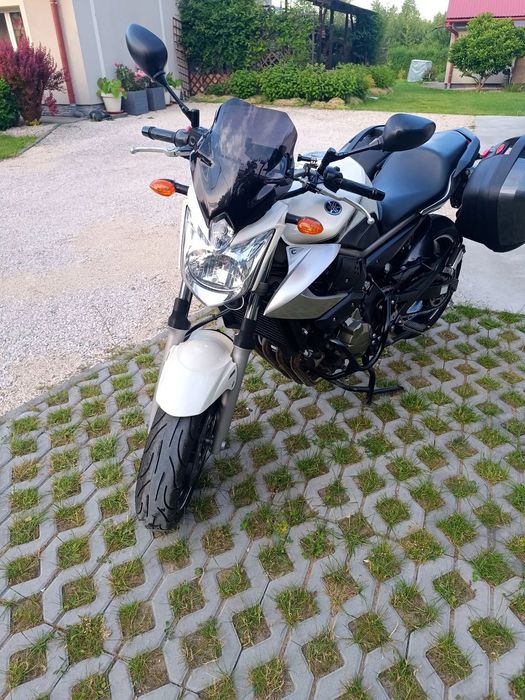Yamaha XJ XJ6 2009. Doposażone w bardzo ładnym stanie.
