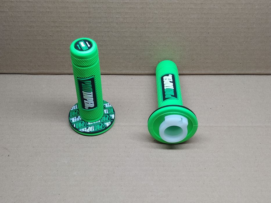 Ручки руля мото грипсы (пара) "PRO TAPER"  с ручкой газа, универсальне