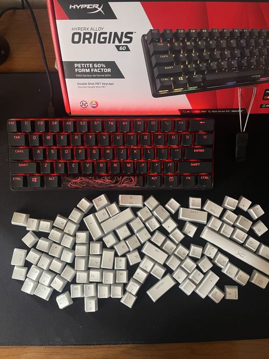 HyperX Alloy 60% Red Switches + set branco