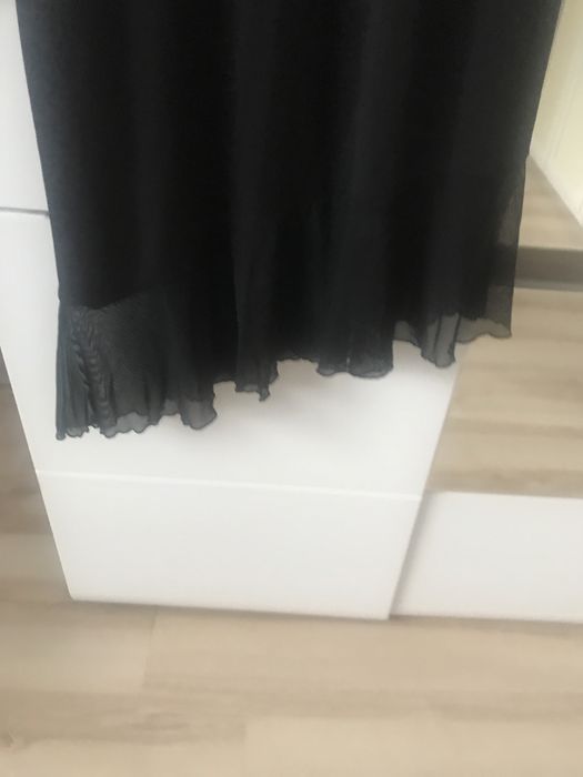 Sukienka czarna z krótkim rękawkiem