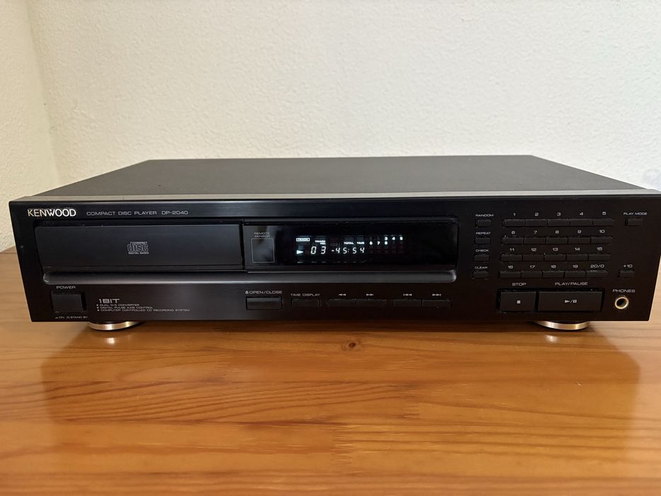 Leitor de CDs Kenwood DP-2040