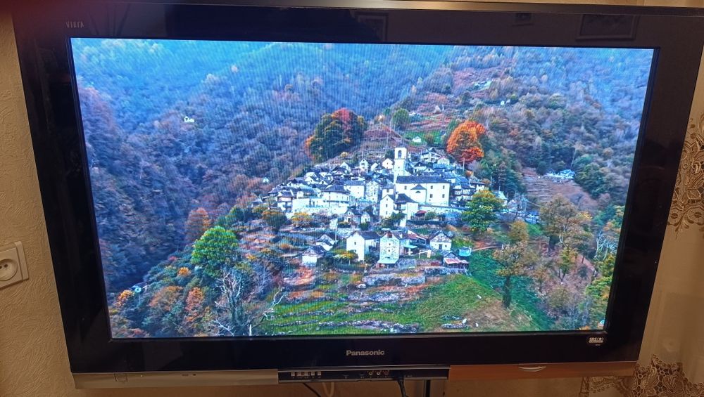 Телевізор Panasonic TH-R42PV700 42 дюйми