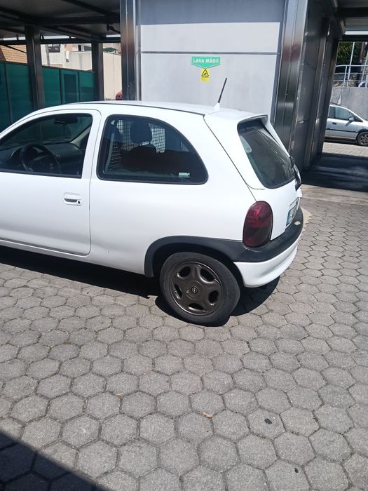 Opel Corsa comercial