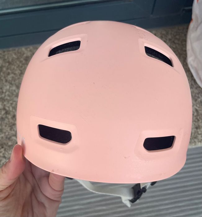 Capacete e proteção para criança