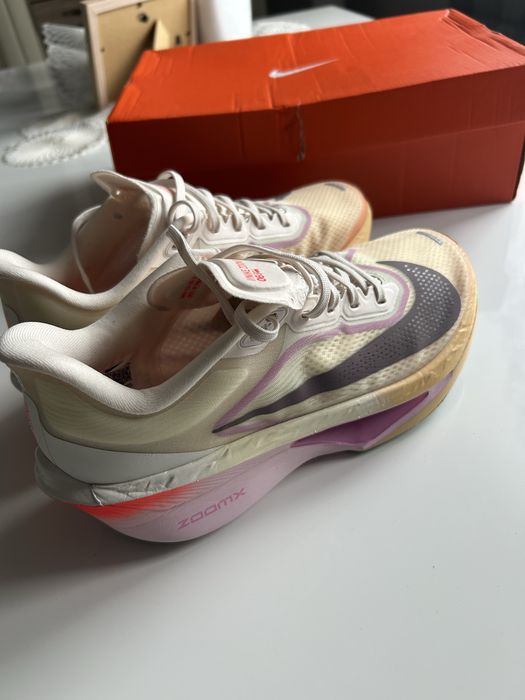 Buty damskie do biegania