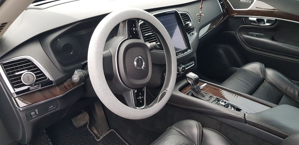 Кросовер Volvo XC90 2