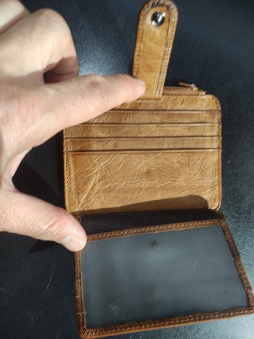 Carteira em pele
